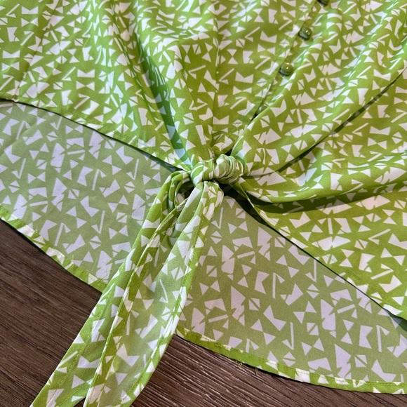 Josephine Tie Front Short Sleeve Blouse Size Medium - Picture 5 of 10